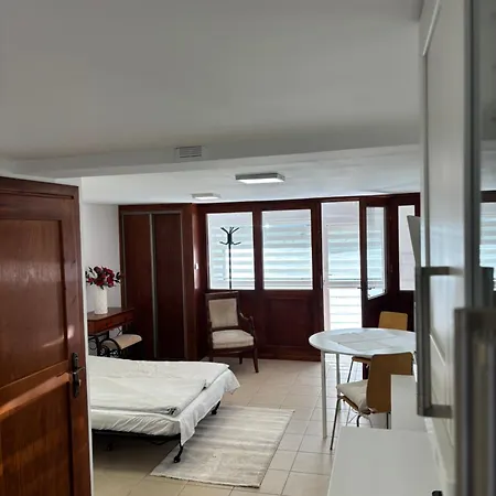 Kochanowskiego Apartment *